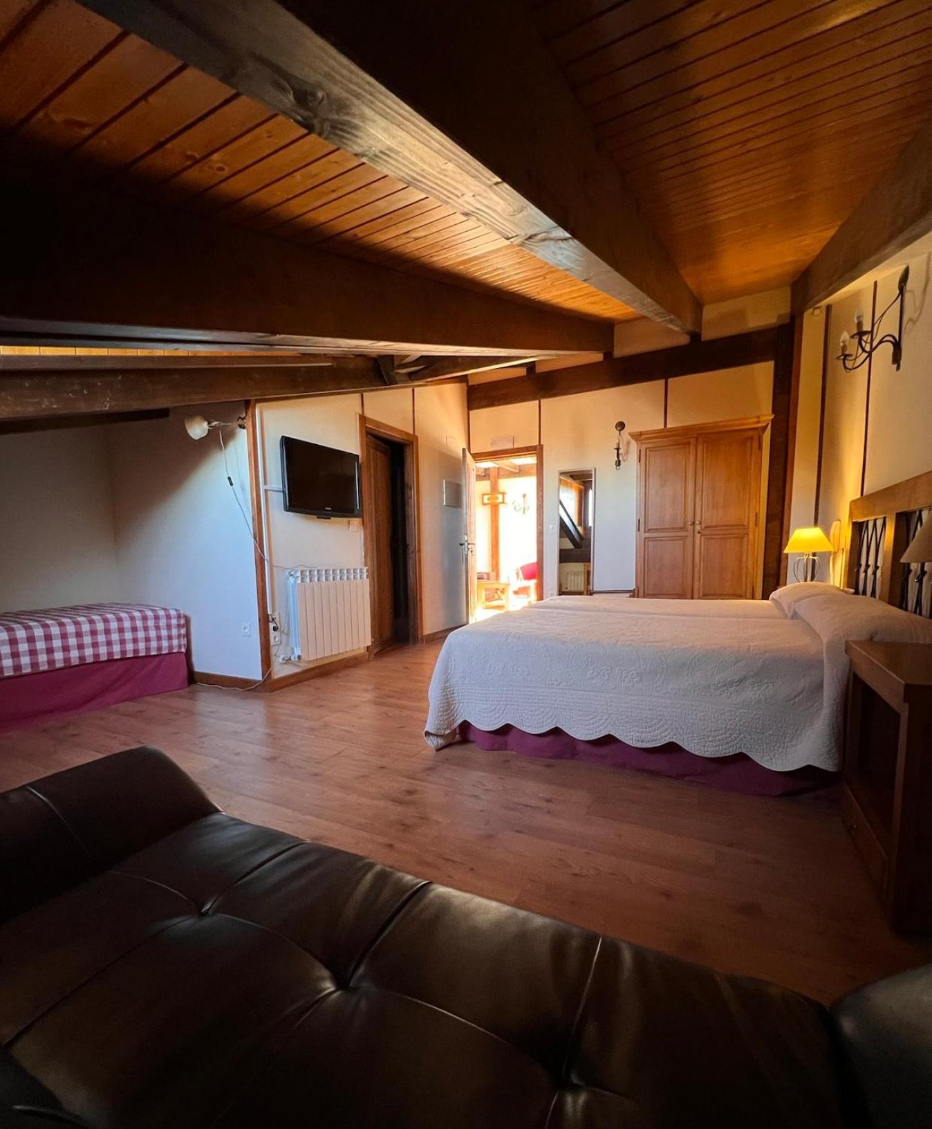 Hotel Rural Restaurante Las Baronas Santa Cruz de la Salceda 외부 사진