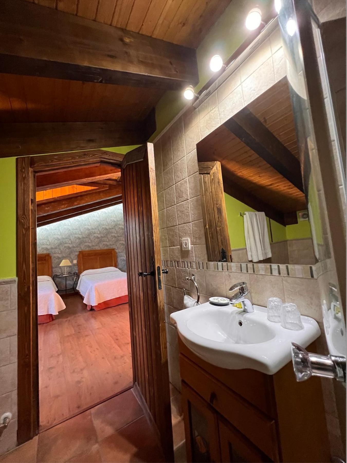 Hotel Rural Restaurante Las Baronas Santa Cruz de la Salceda 외부 사진