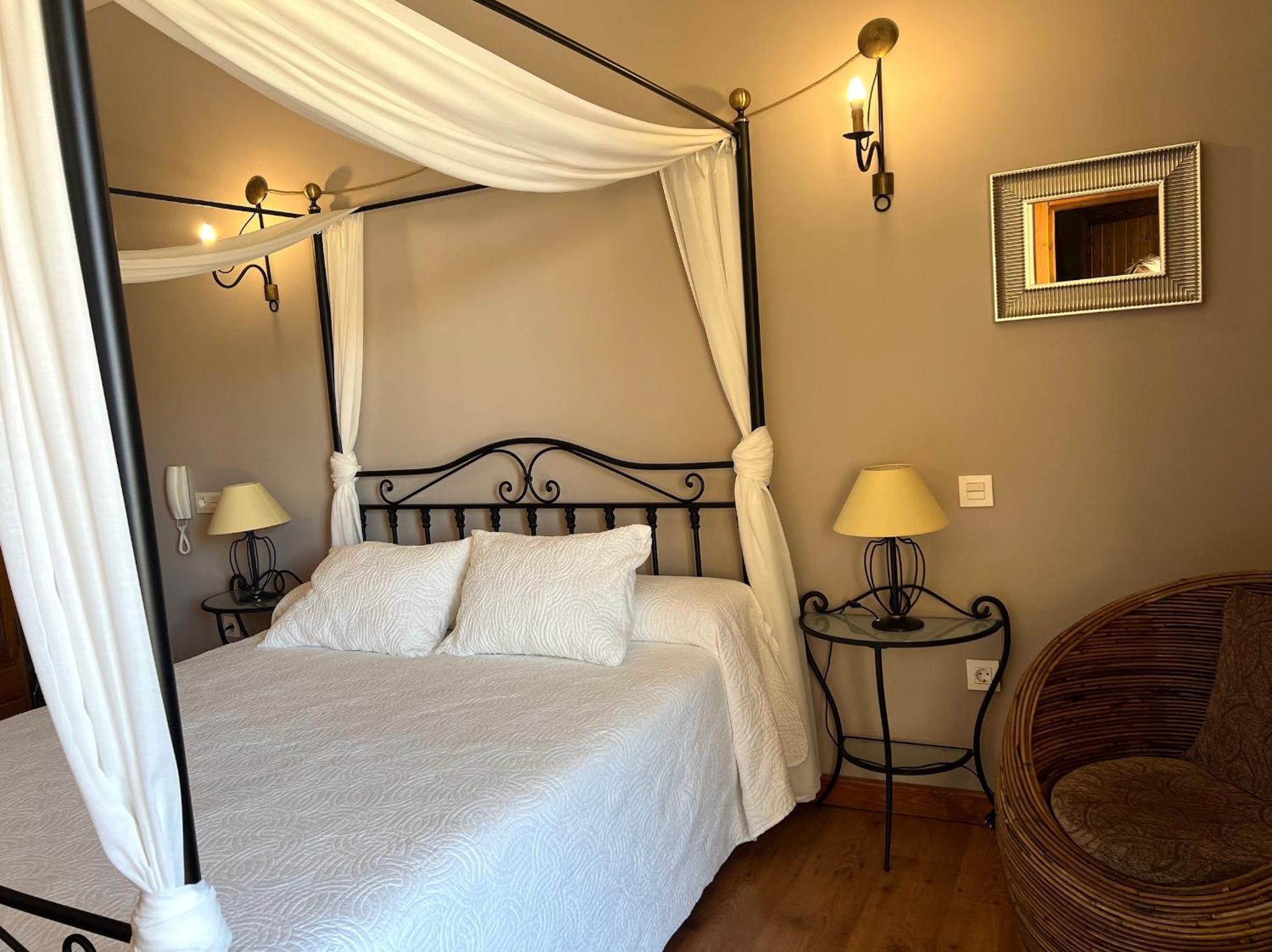 Hotel Rural Restaurante Las Baronas Santa Cruz de la Salceda 외부 사진